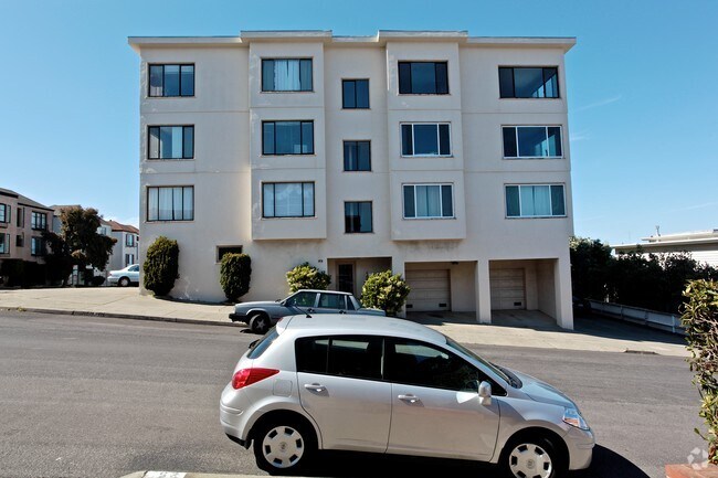 Building Photo - 40 Anzavista Avenue
