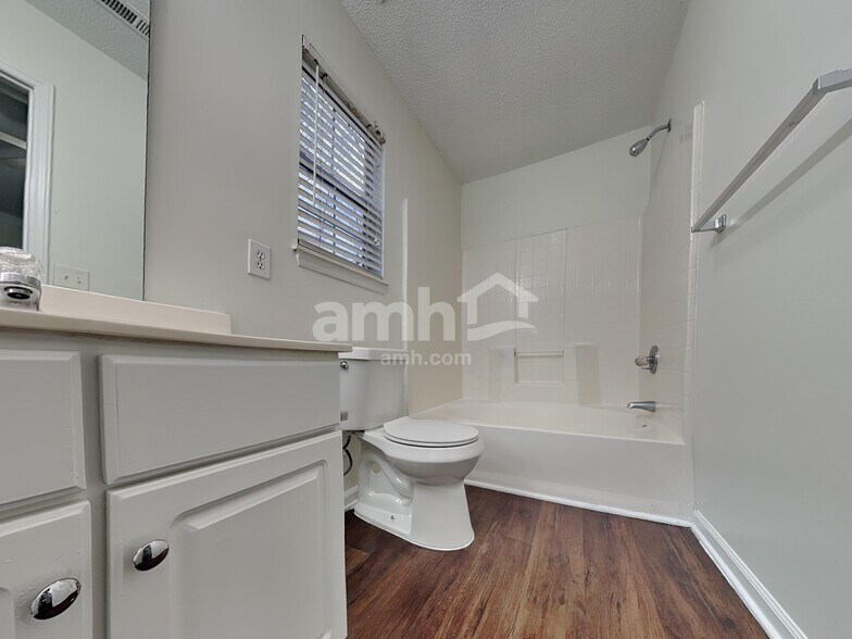 Building Photo - 16518 Amber Field Dr