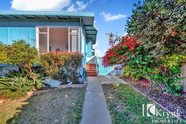 Building Photo - 1512 Sereno Dr