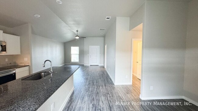 Building Photo - 3219 Abbeville Ave