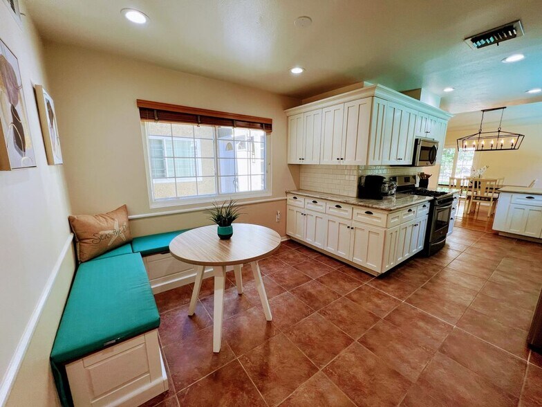 Building Photo - 5309 Lockhurst Dr