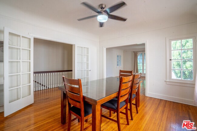 Building Photo - 162 S Berendo St