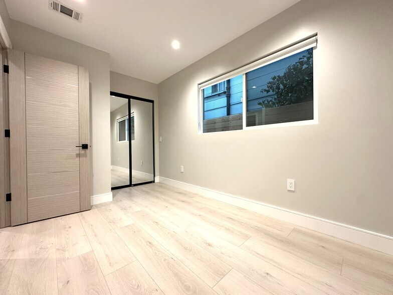 Building Photo - 36 Paloma Ave