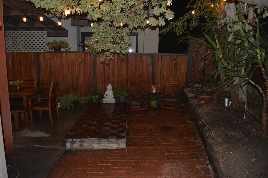 Building Photo - 1244 Valley View Rd