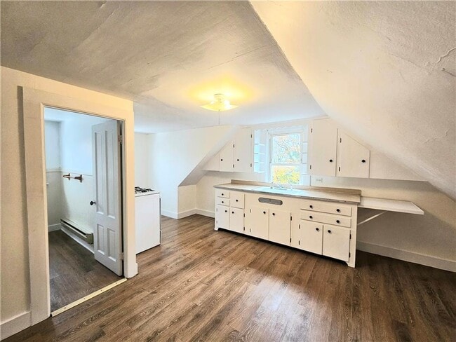 Building Photo - 13 York Ave