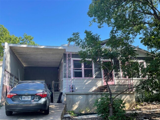 Building Photo - 4407 Lareina Dr