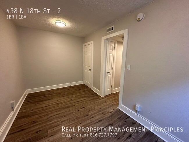 Building Photo - Pet Friendly - Completely Renovated 1st Fl...