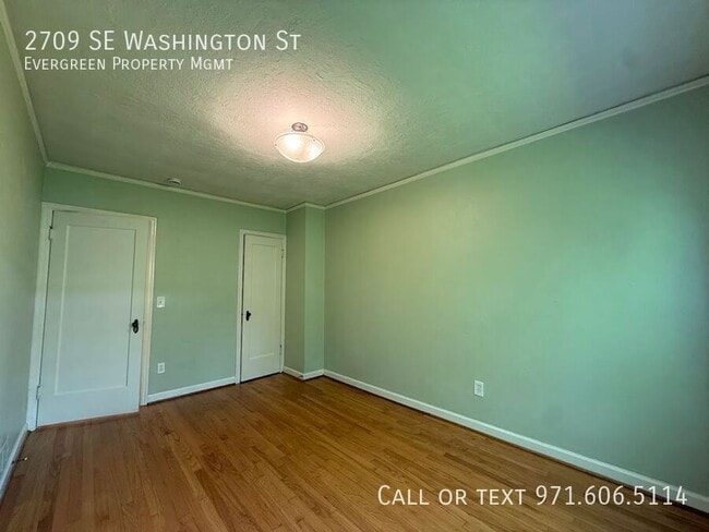 Building Photo - 2709 SE Washington St