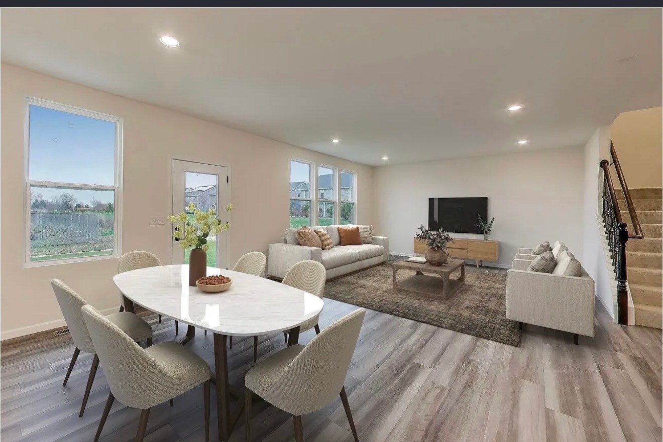 Building Photo - 2240 Bent Grass Way