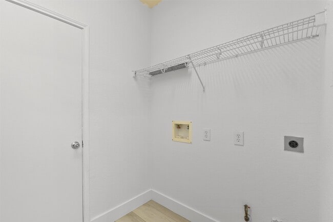 Building Photo - 16727 Summer Cypress Ct
