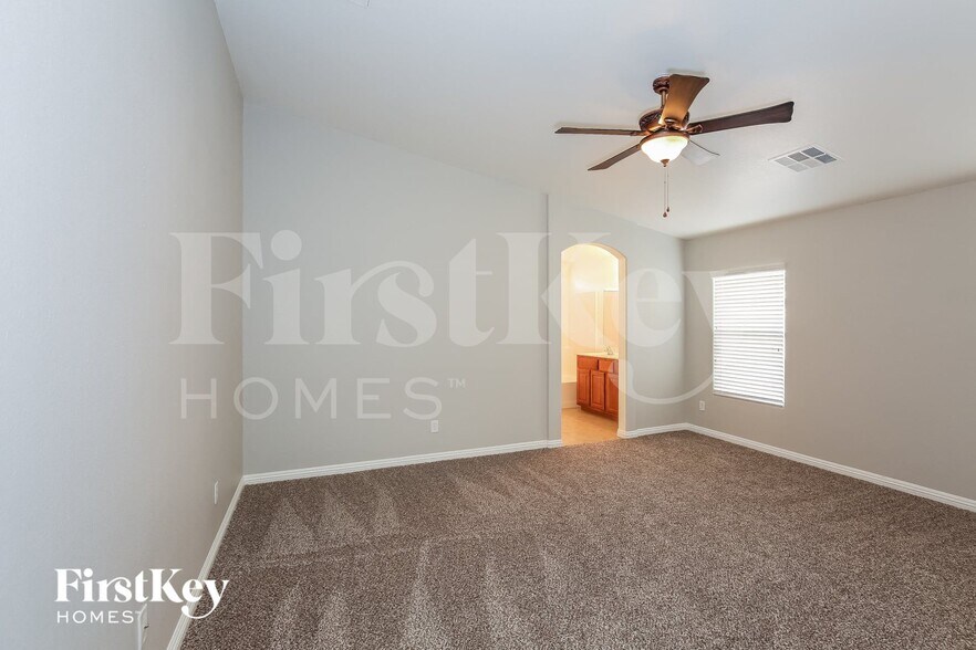 Building Photo - 4532 Silverwind Rd