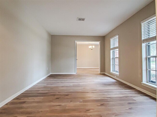 Building Photo - 28903 Twisted Oak Dr