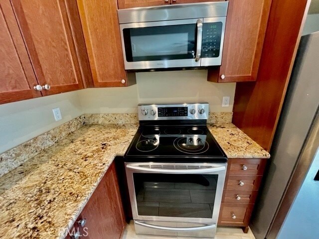 Building Photo - 45313 Sunset Ln