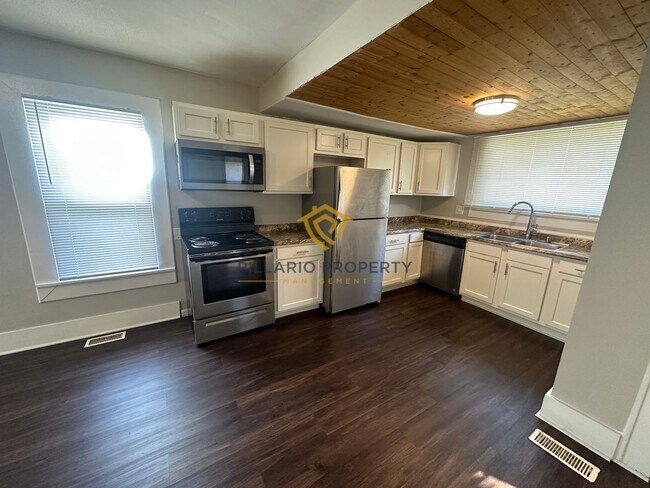 Building Photo - Stylish & Updated 3 Bedroom / 1.5 Bath Home – Move-In Ready!