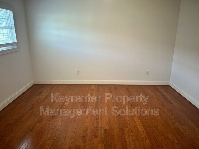 Building Photo - 18 Spring View Dr