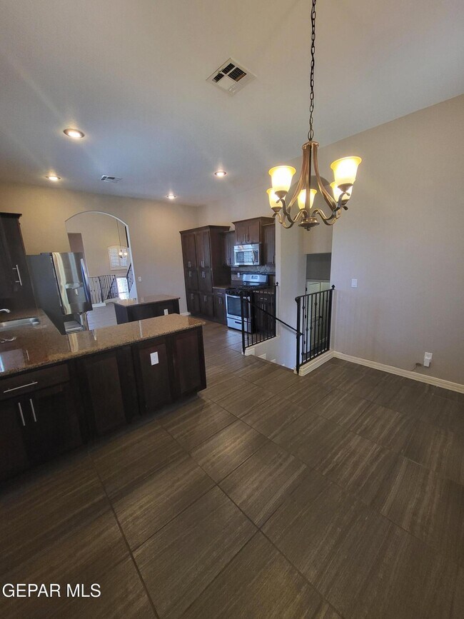 Building Photo - 3150 Spring Willow