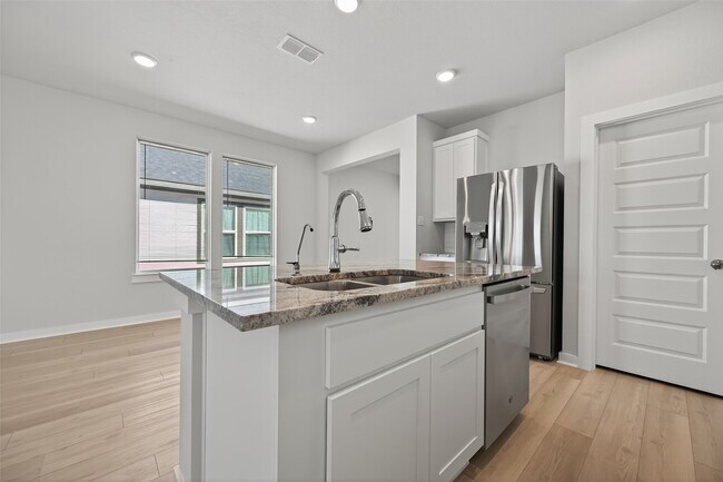 Building Photo - 7535 Magnolia Orchid Ln