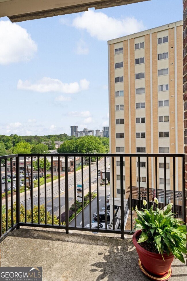 Building Photo - 2277 Peachtree Rd NE