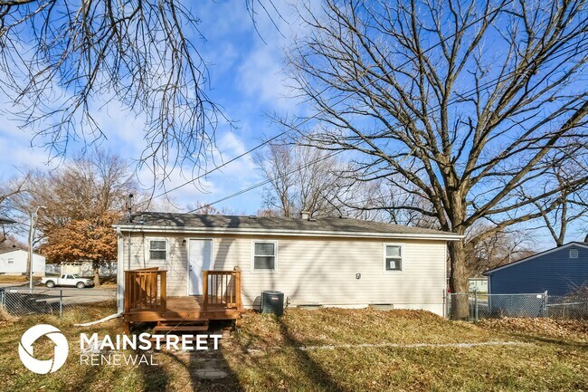 Building Photo - 7913 NE 55th St