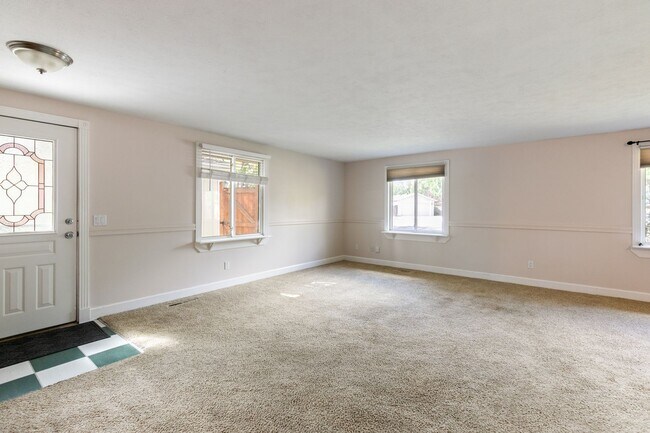 Building Photo - 3406 Avon Ct