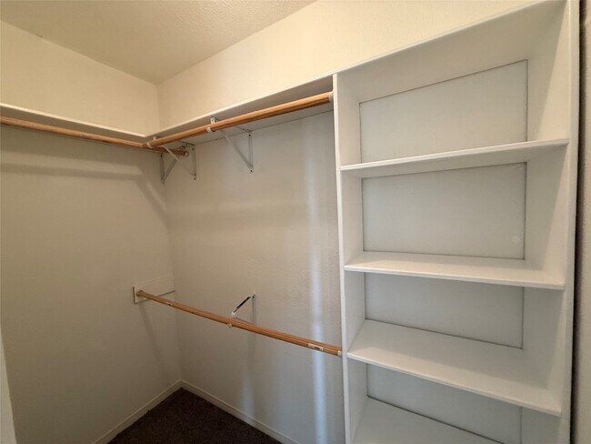 Building Photo - 1515 Sandy Springs Rd