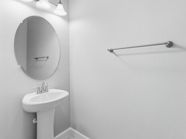 Building Photo - Stunning 3 BR + LOFT/2.5 BA /2-Car Garage townhome in the highly desirable GATED community of Hid...