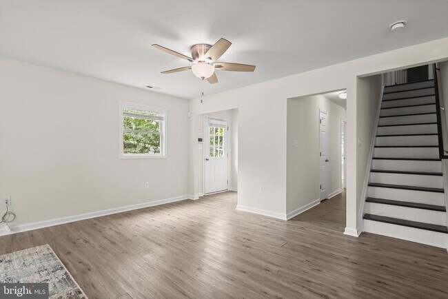 Building Photo - 500 Fern Rd