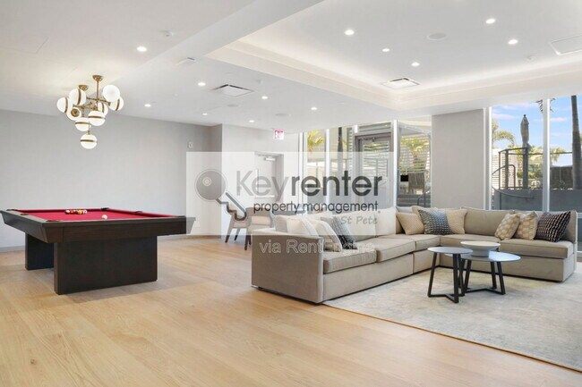 Building Photo - 400 Central Ave