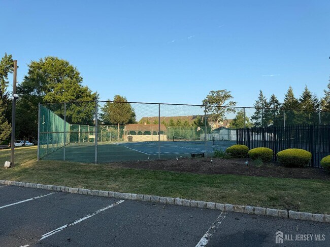 Building Photo - 131 Albury Way