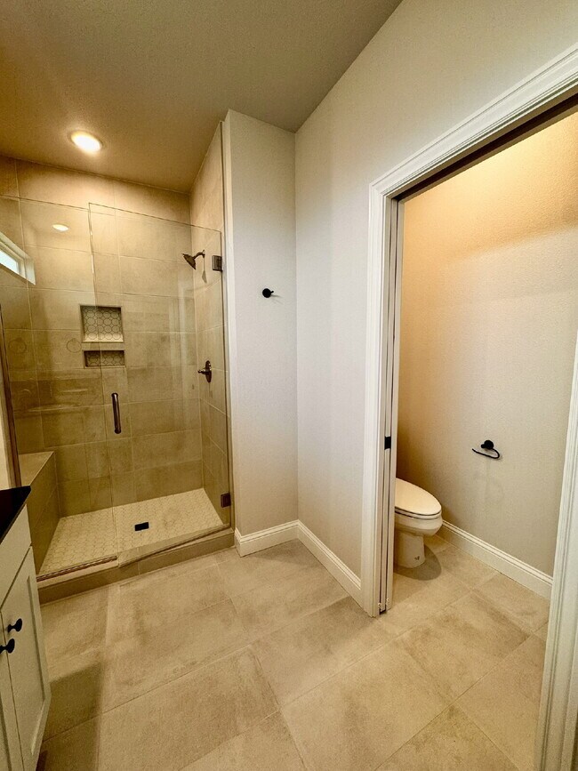 Building Photo - 6747 Winterwood Ave