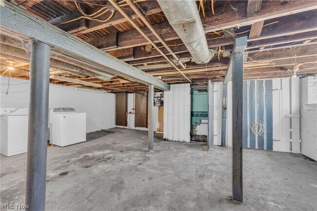 Building Photo - 2133 W 98th St