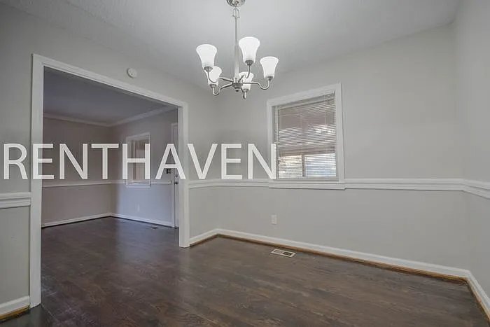 Building Photo - 2119 Porter Dr