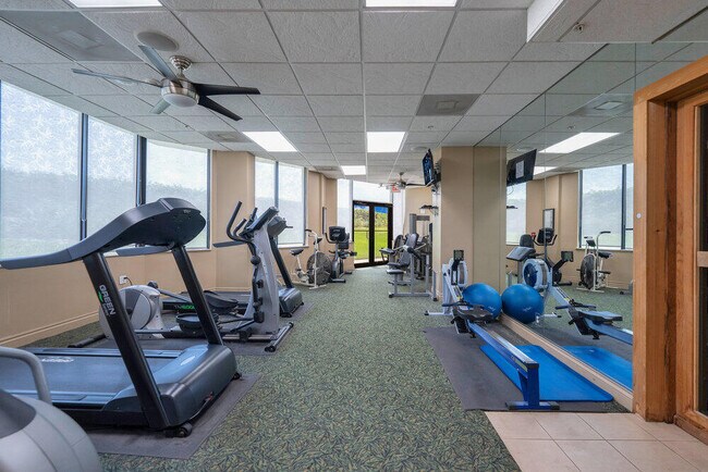Building Photo - 9550 S Ocean Dr