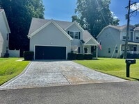 Building Photo - 4BD/2.5BA Gorgeous Home with Fence Backyar...