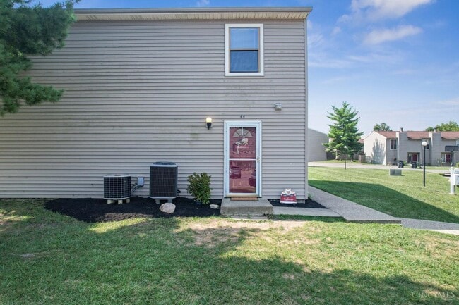 Building Photo - 44 Apple Ln