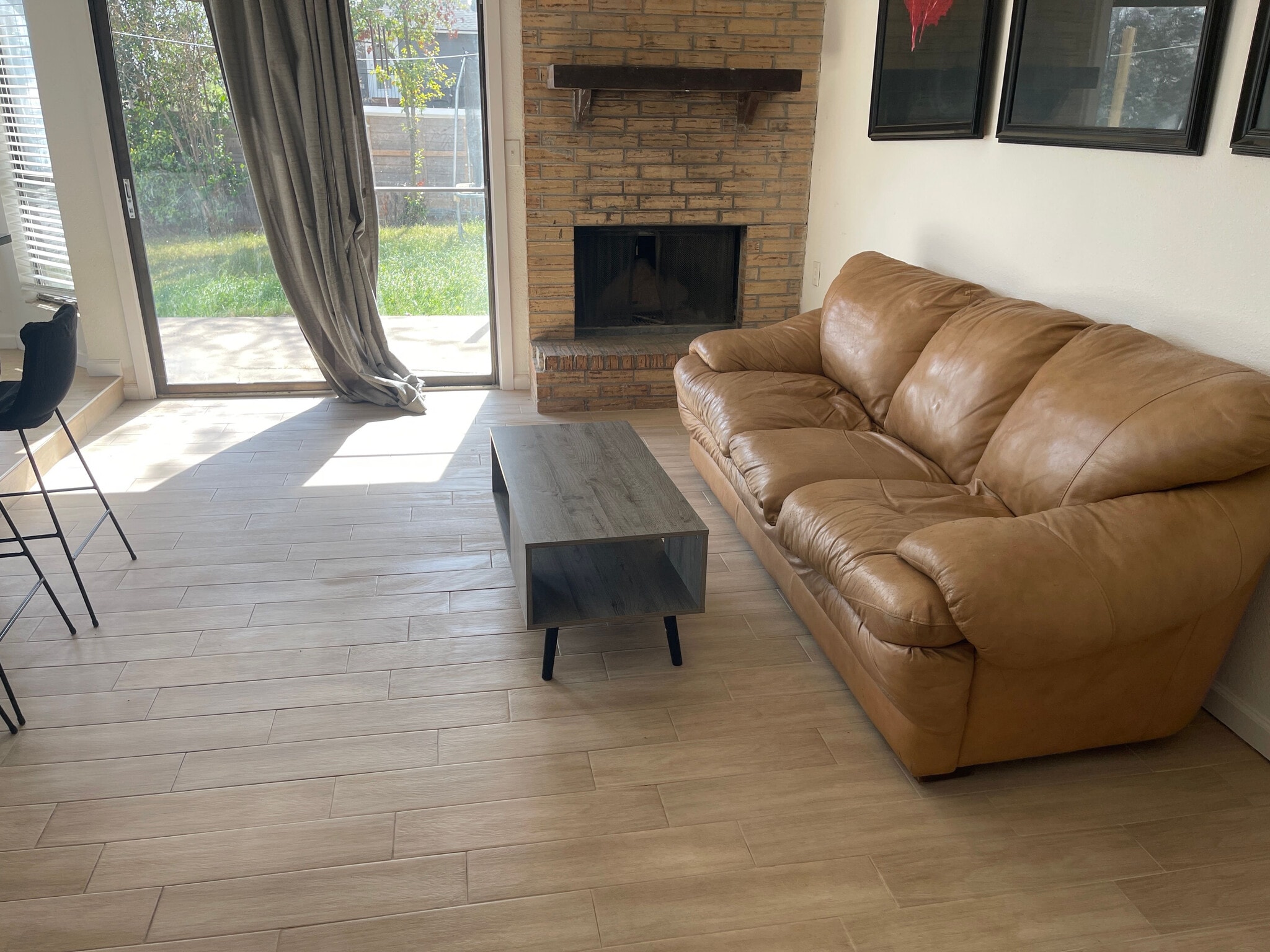 Building Photo - Room in House on Southwest Dr