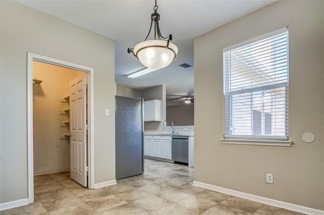 Building Photo - 1541 Cliff Creek Dr