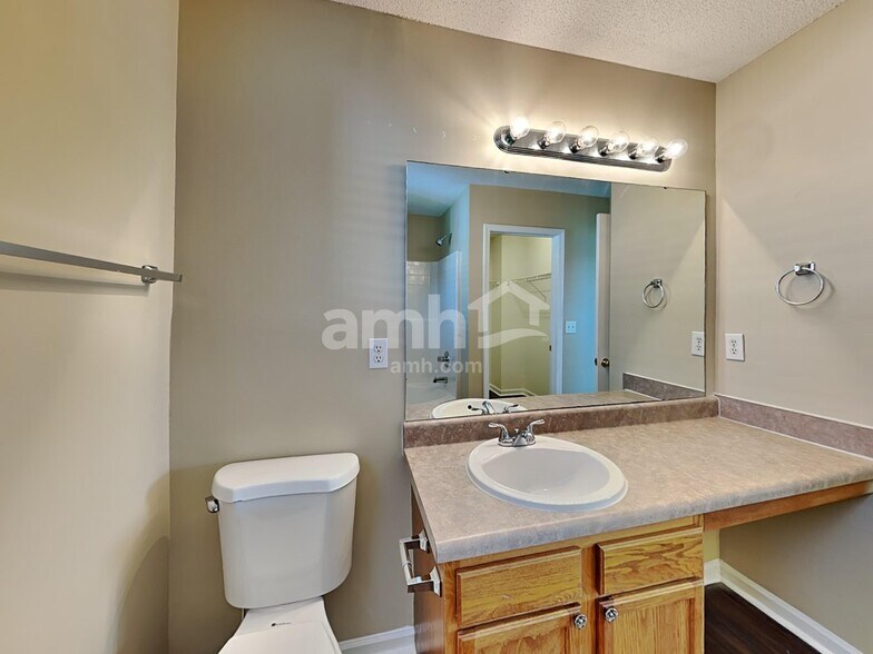 Building Photo - 3669 Marshlane Way