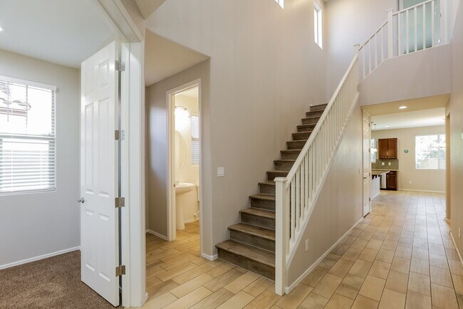 Building Photo - 7931 E Boise St