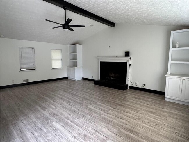Building Photo - 5382 Zachary Dr