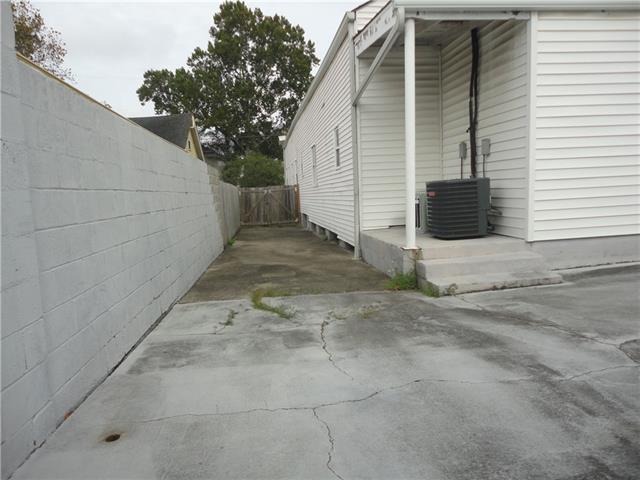 Building Photo - 1124 Josephine St