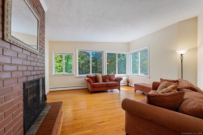 Building Photo - 26 Wilridge Rd