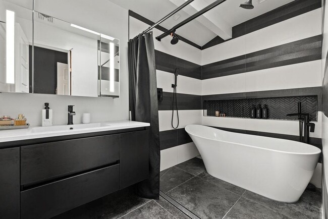 Building Photo - 22 White Birch Dr
