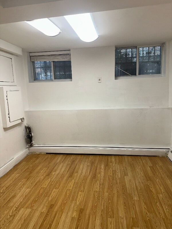 Building Photo - 1549 Selwyn Ave