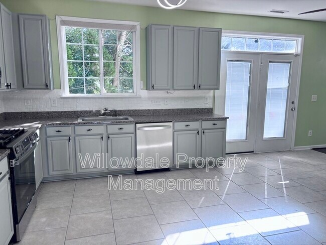Building Photo - 624 Piper Stream Cir