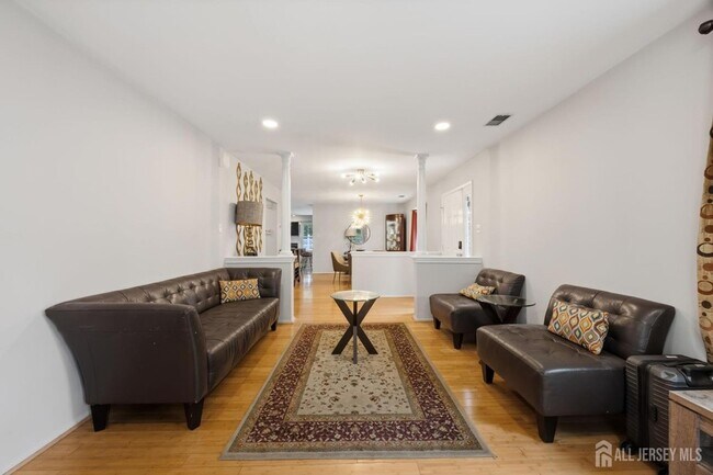 Building Photo - 301 Pheasant Run
