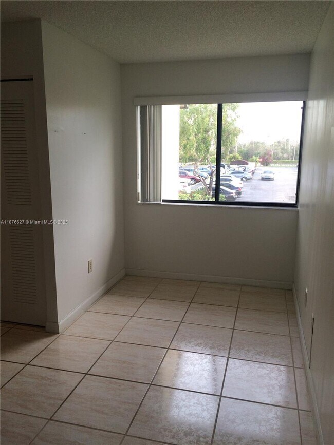 Building Photo - 2 bedroom in Miami Gardens FL 33169