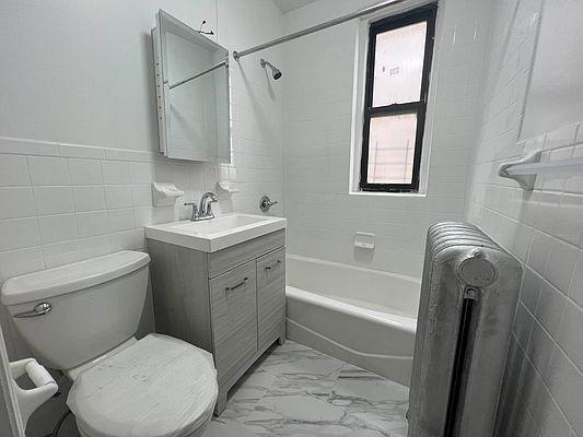 Building Photo - 1 bedroom in BRONX NY 10451