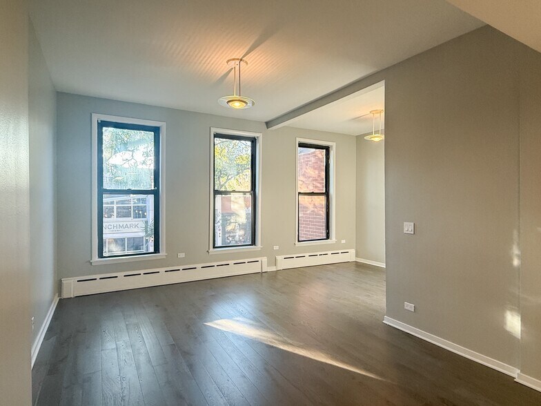 Building Photo - 1509 N Wells St