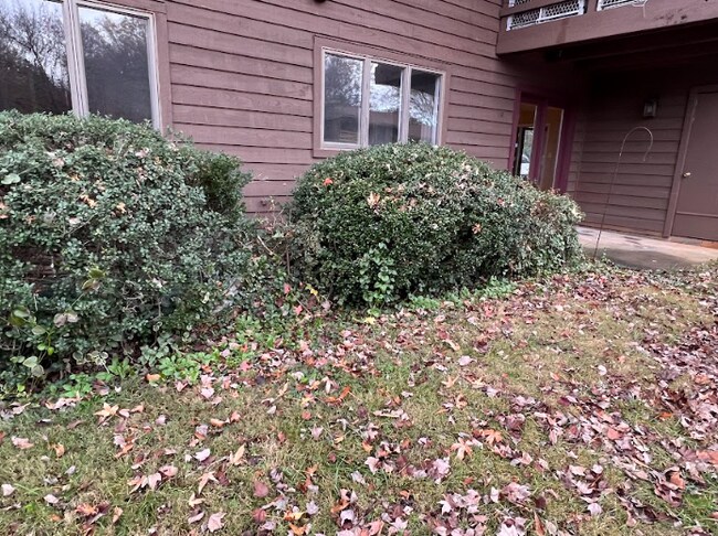 Building Photo - 1863 J Julian Ln